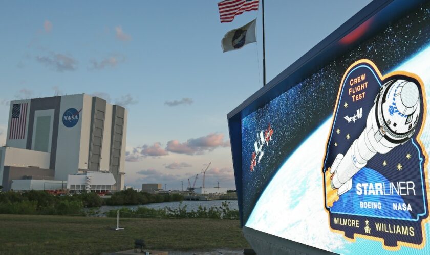 Au centre spatial Kennedy en Floride avant la première mission avec astronautes de la capsule Starliner de Boeing, le 1er juin 2024