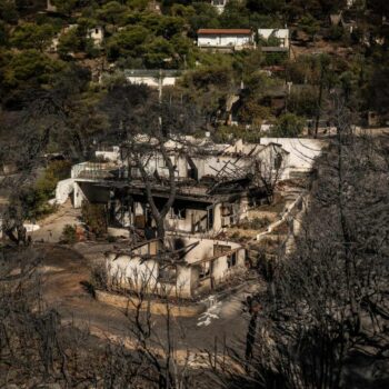 Incendie en Grèce : de premiers progrès observés dans la lutte contre le feu qui menace Athènes