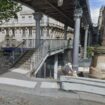 A Paris, la passerelle Bir Hakeim fermée au public après avoir tangué lors du «Marathon pour tous»