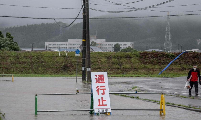 Japon : l’alerte au mégaséisme levée, le pays se barricade avant l’arrivée d’un typhon