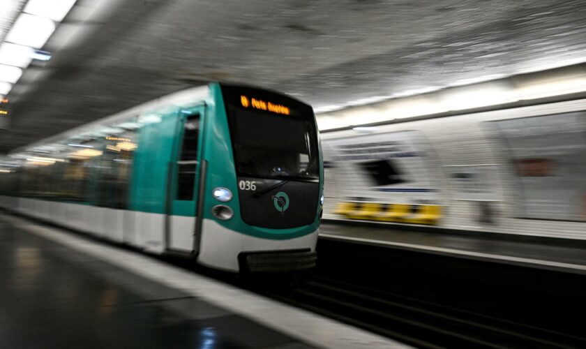 À Paris, après une violente tirade antisémite dans le métro, un homme recherché par la police