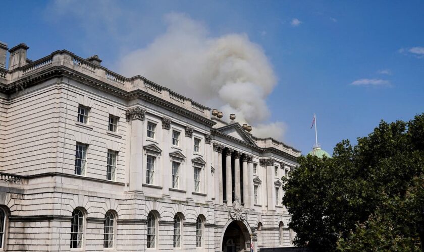 Somerset House fire – latest: Courtauld Gallery to reopen on Sunday as London firefighters battle blaze