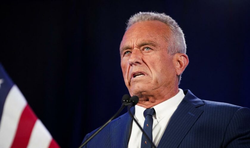 Robert F. Kennedy Jr. setzt Wahlkampagne aus und unterstützt Donald Trump