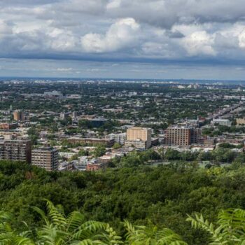 Le Québec serre la vis sur l’immigration temporaire