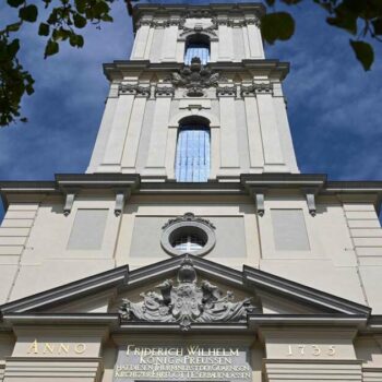 À peine restaurée, une église de Potsdam liée à l’histoire du nazisme a été maudite