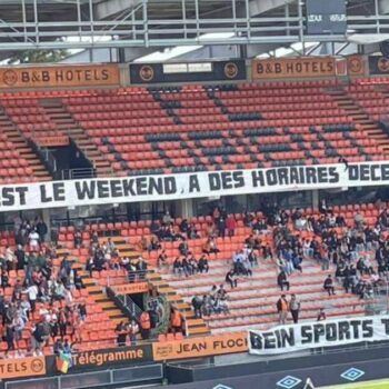 Ligue 2 : le match entre Lorient et Grenoble un temps interrompu en raison de manifestations de colère des supporteurs