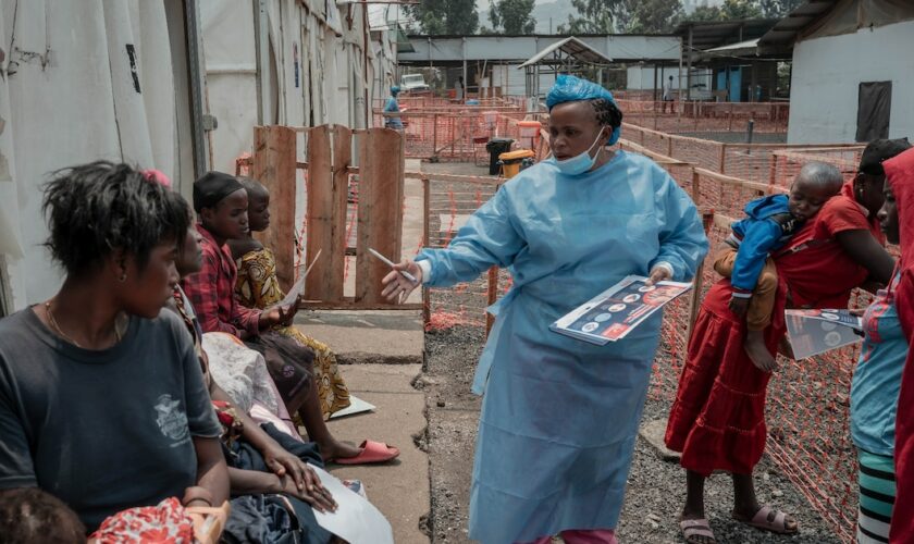 Des patients soignés dans un centre dédié au virus mpox à l'hôpital général Nyiragongo, dans la ville congolaise de Goma, le 16 août 2024