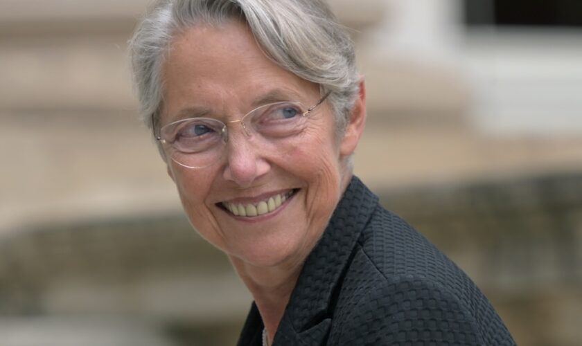 Elisabeth Borne à son arrivée à l'Assemblée nationale, le 8 juillet 2024