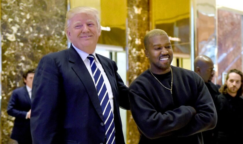 Le rappeur Kanye West et Donald Trump, alors président américain élu, le 13 décembre 2016 à la Trump Tower à New York