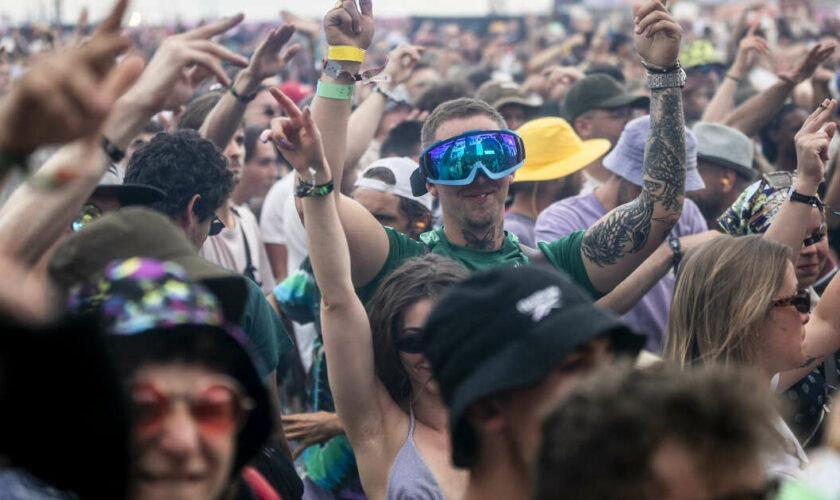 Vivre le “moment présent” : ces festivals musicaux qui bannissent les smartphones