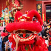 La danse du lion, symbole du rapprochement entre Pékin et Kuala Lumpur