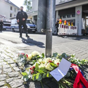 Solingen: Olaf Scholz besucht nach Anschlag Solingen