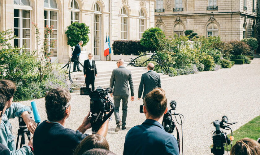 Consultations d’Emmanuel Macron, explosions en Ukraine, négociations pour une trêve à Gaza… L’actu de ce lundi matin