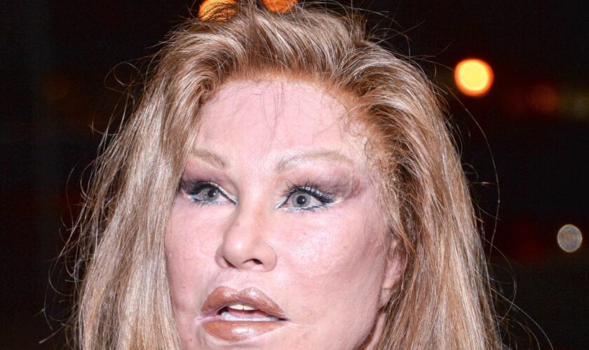 Jocelyn Wildenstein shares throwback photo with her daughter