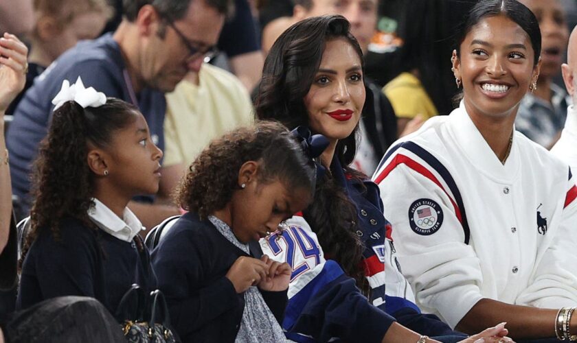 Kobe Bryant’s daughter Bianka throws first pitch at Dodger Stadium in honor of late father