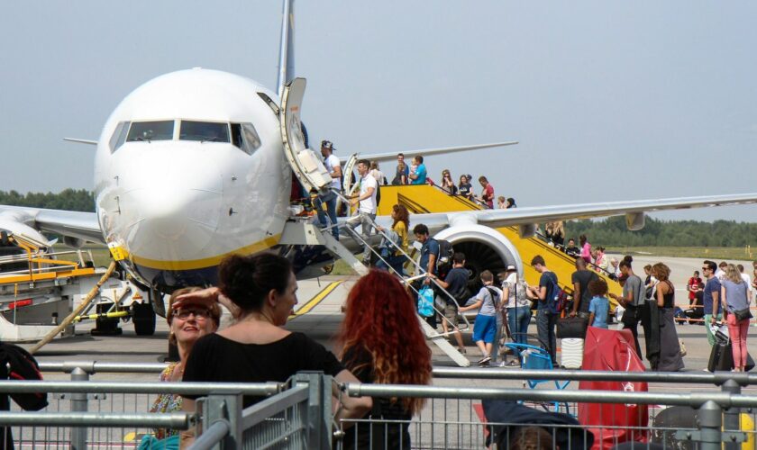 Netherlands: Ryanair operated Boeing 737-8AS at Eindhoven Airport. Photo from 12. August 2015. Photo by: Daniel Kalker/picture-alliance/dpa/AP Images