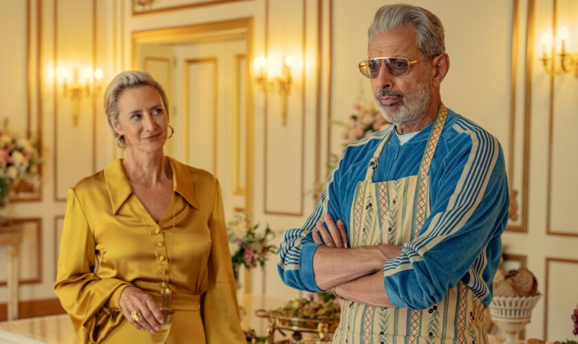 Kaos, la nouvelle série trash et décalée avec Jeff Goldblum arrive sur Netflix