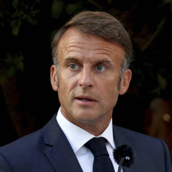 Nouveau Premier ministre, en direct : Macron fixe une date, un nom déjà retenu ?