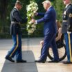 Le cimetière national d'Arlington, où reposent des héros militaires américains, a fait état mercredi d'une altercation avec l'équipe de campagne de Donald Trump lors d'un déplacement du candidat républicain en début de semaine.