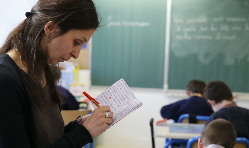 « Une rentrée lunaire » : la mise en place des groupes de niveau au collège relève du « bricolage », selon les syndicats