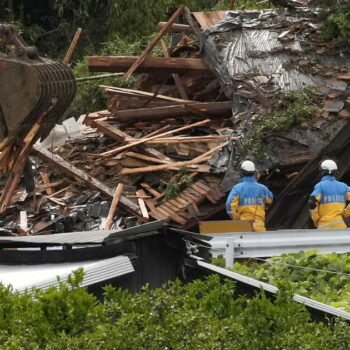 Six morts, plus d’une centaine de blessés, ruée sur le riz : la tempête Shanshan progresse et paralyse le Japon