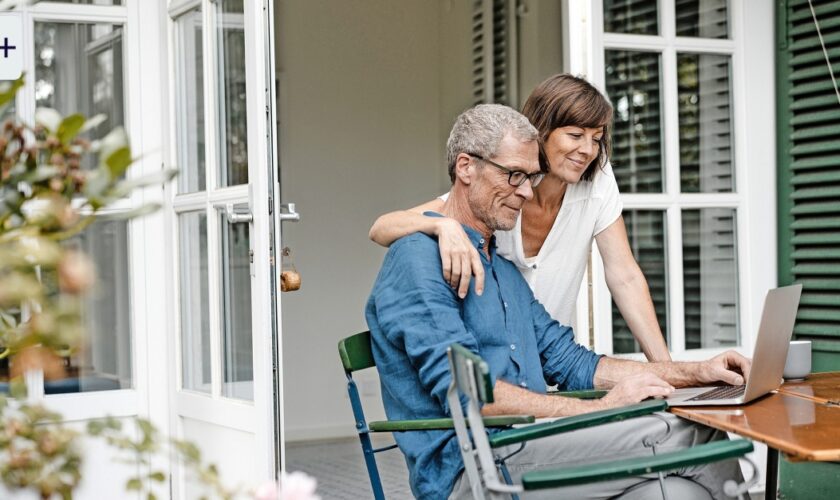 Mit dem Verkauf der Immobilie an den Ehepartner Steuern sparen