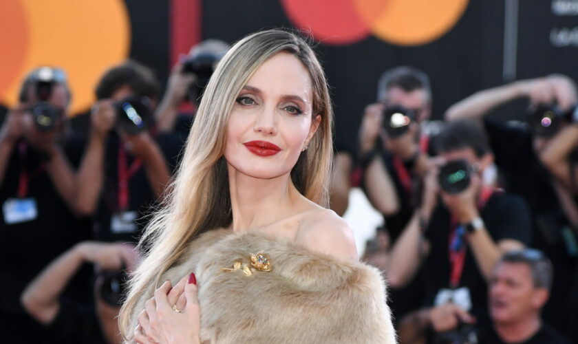 Mostra de Venise : Angelina Jolie a envouté le tapis rouge