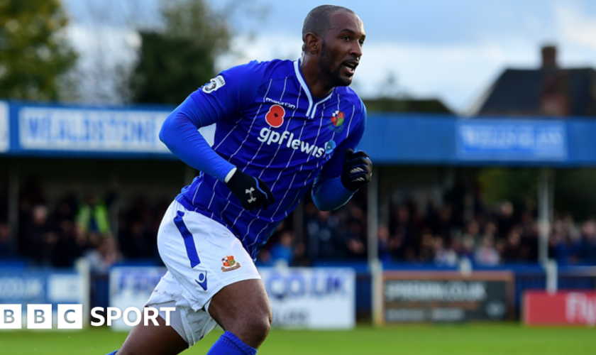 Jefferson Louis in action for Wealdstone in 2015