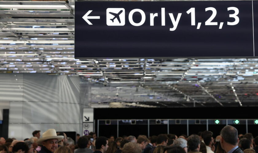 Aéroport d’Orly : évacuation en cours après une alerte à la bombe