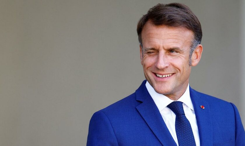 Après avoir écarté le NFP, Macron veut mettre la droite devant le fait accompli