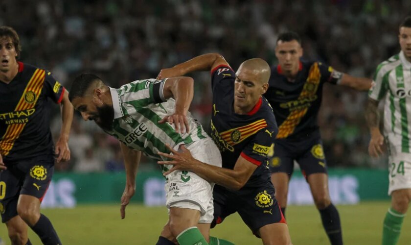 Betis - Girona, las notas de los jugadores: el regreso de Bartra y el partido de Llorente, lo mejor en el debut