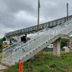 « Ça va nous changer la vie ! » : à Trappes, la passerelle de la N 10 va enfin être équipée d’ascenseurs