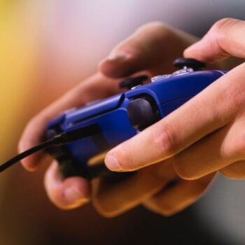 Der Umsatz im Gaming-Markt in Deutschland war zuletzt rückläufig. (Symbolbild) Foto: Marius Becker/dpa