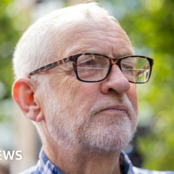 Corbyn in talks to form new independent MPs group