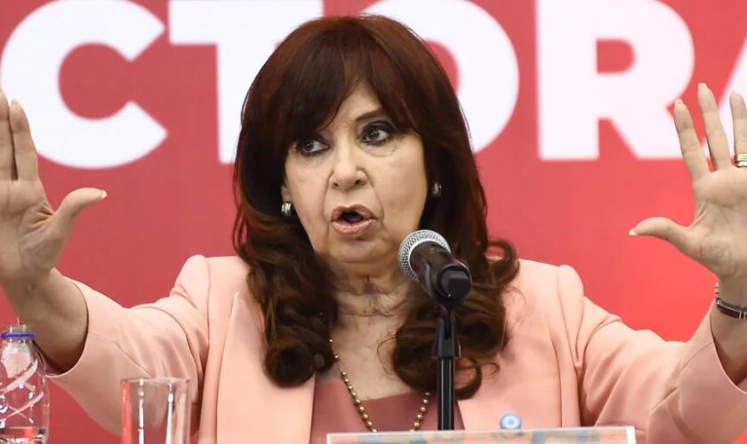 Cristina Kirchner reclama transparencia a Maduro «por el legado de Chávez»