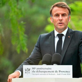 Débarquement de Provence : Emmanuel Macron rend hommage aux « sacrifices » des soldats venus d’Afrique pour libérer la France