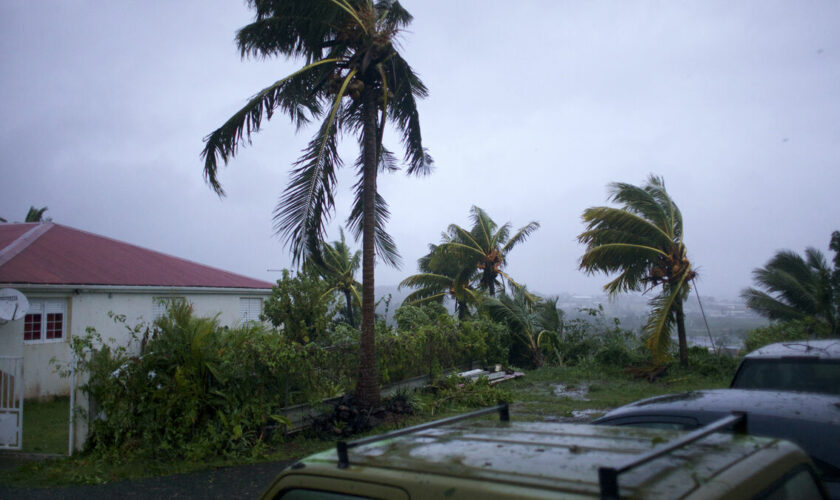 Dépression tropicale : la Guadeloupe placée en vigilance rouge pour fortes pluies et orages