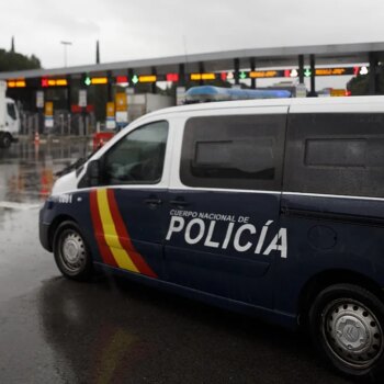 Detienen a un hombre por tener a su pareja atada de pies y manos a la cama durante un mes en Salamanca