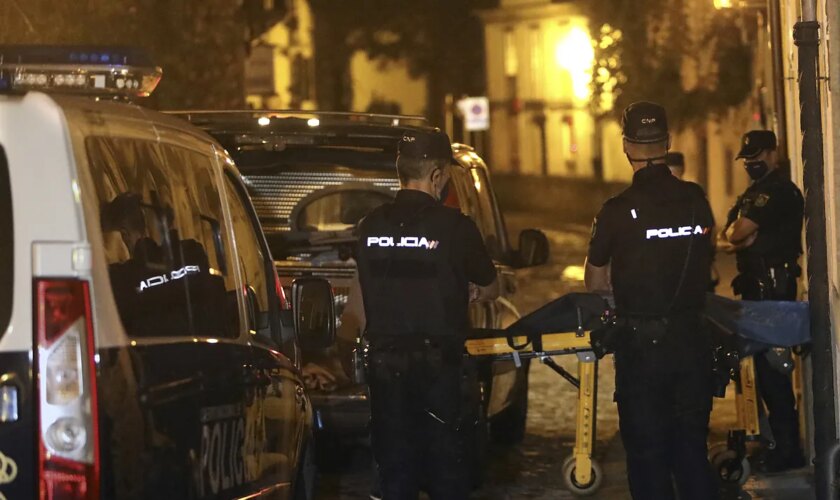 Detienen a un septuagenario por el asesinato machista de su mujer en A Coruña