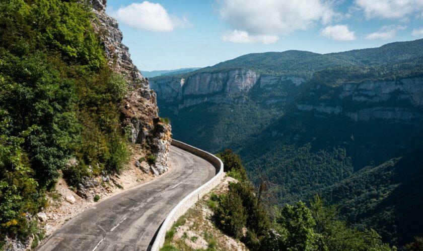 Drôme : la passagère d’une voiture tuée par un éboulement