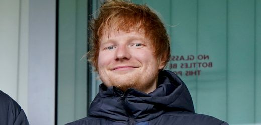 Ed Sheeran kauft sich bei Lieblingsverein ein – und schwoft neben Taylor Swift