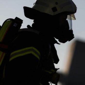 85 Feuerwehrleute waren eigenen Angaben zufolge im Einsatz. (Symbolbild) Foto: Rolf Vennenbernd/dpa