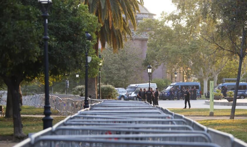 El Parlament, en vilo ante la inminente aparición de Puigdemont