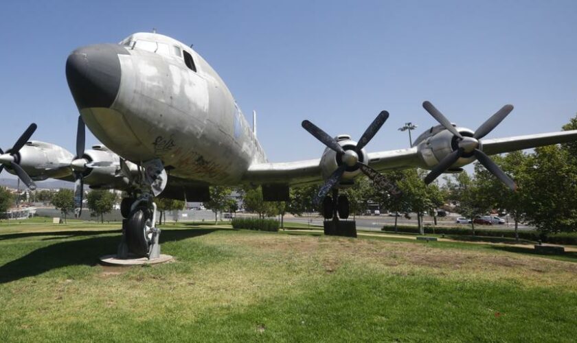 El alcalde defiende retirar el avión del Balcón de Guadalquivir: «La experiencia demostró que es inútil»