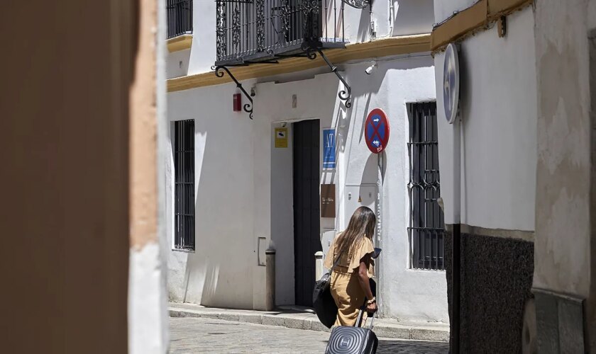 El bloqueo político al plan que limita los pisos turísticos dispara los registros en Sevilla: hay tres nuevas viviendas vacacionales cada día