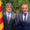 El presidente del Parlament, Josep Rull, visita por sorpresa a Carles Puigdemont en Waterloo tras su fuga: "Es un exilio infame"