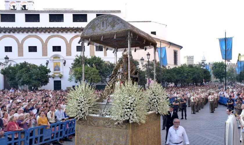 El recorrido de la Virgen de los Reyes volverá a estar sin vallas una década después