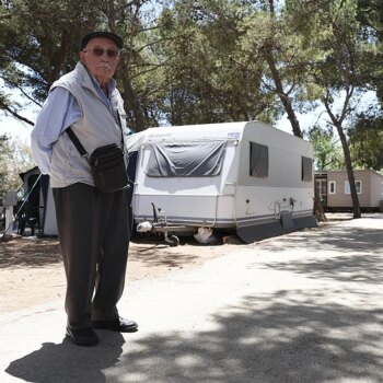 El superviviente entre 215 muertos de Los Alfaques vuelve al camping 46 años después: "Quería llegar a donde estaban mis hijos, todo explotaba a mi lado"