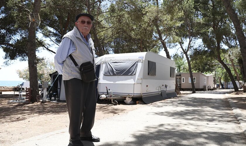 El superviviente entre 215 muertos de Los Alfaques vuelve al camping 46 años después: "Quería llegar a donde estaban mis hijos, todo explotaba a mi lado"