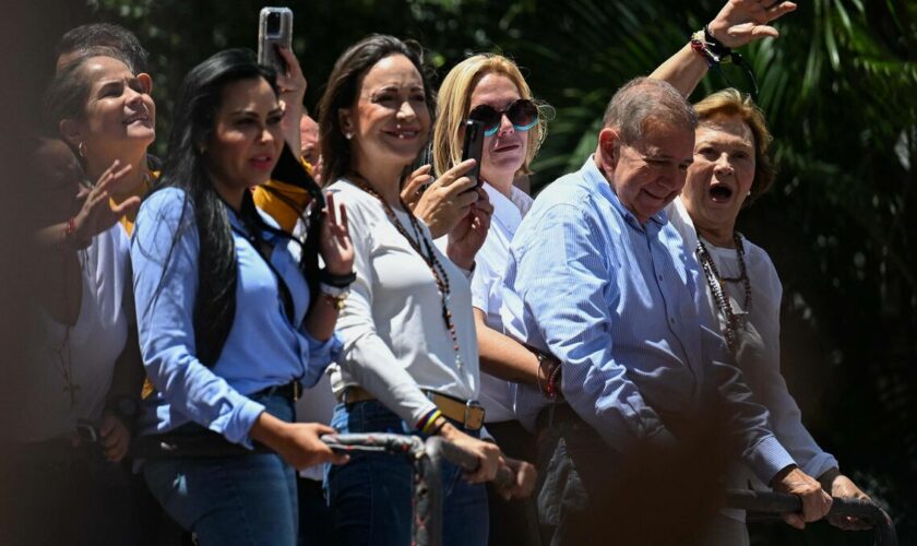 Élection contestée de Maduro au Venezuela : la cheffe de l’opposition appelle à de grandes manifestations ce samedi